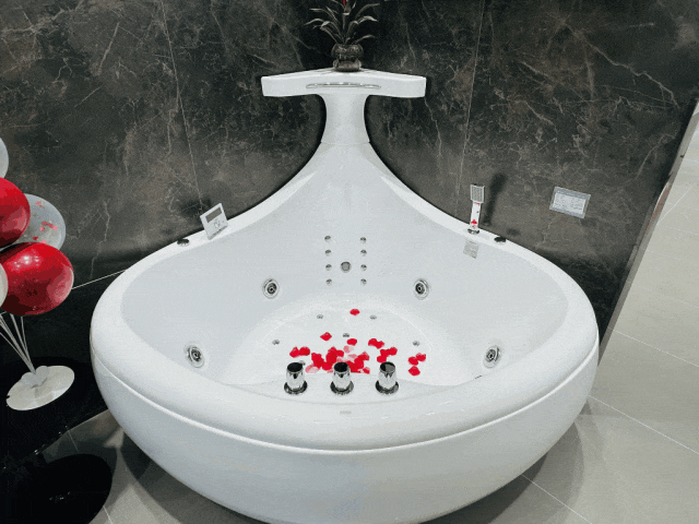 1701747266310179.gif 640-21.gif