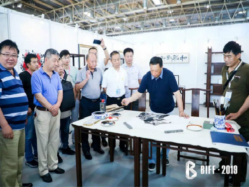 20190625165127_l5t48duf6w 20190625165127_l5t48duf6w